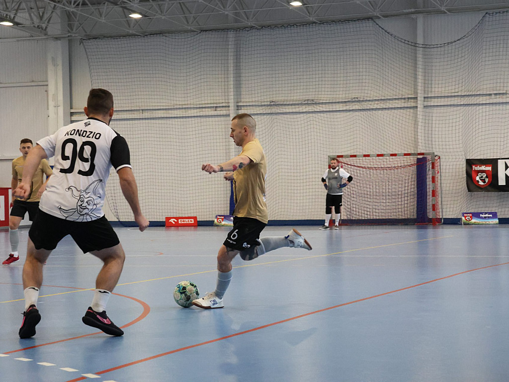 Powtórka z rozgrywki. Joker kończy w grupie