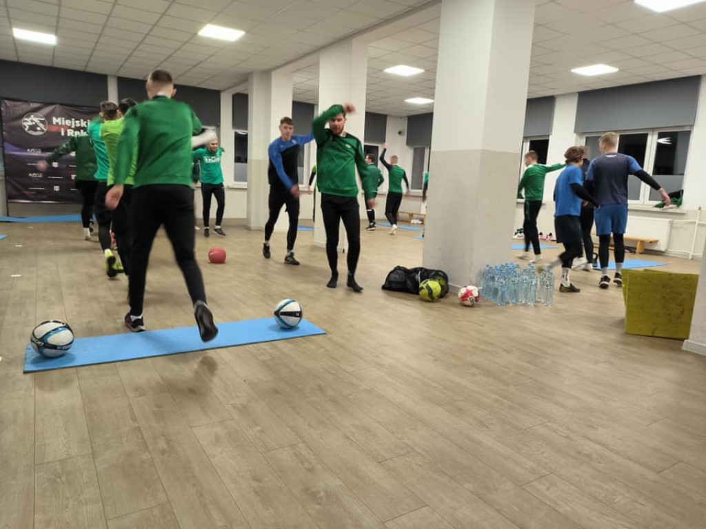 Treningi i wewnętrza gierka. W sobotę premierowy sparing