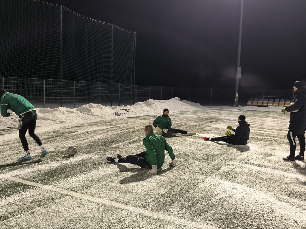 Treningi i wewnętrza gierka. W sobotę premierowy sparing