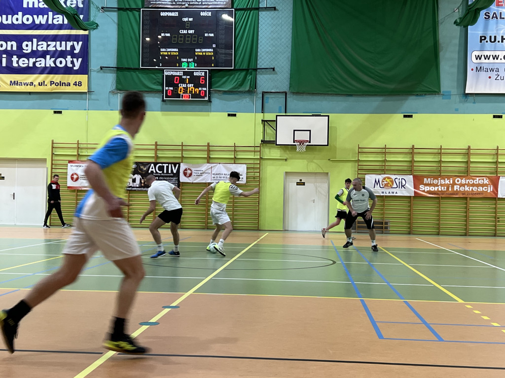 Somsiady coraz bliżej. Gołębiewski wart szóstki