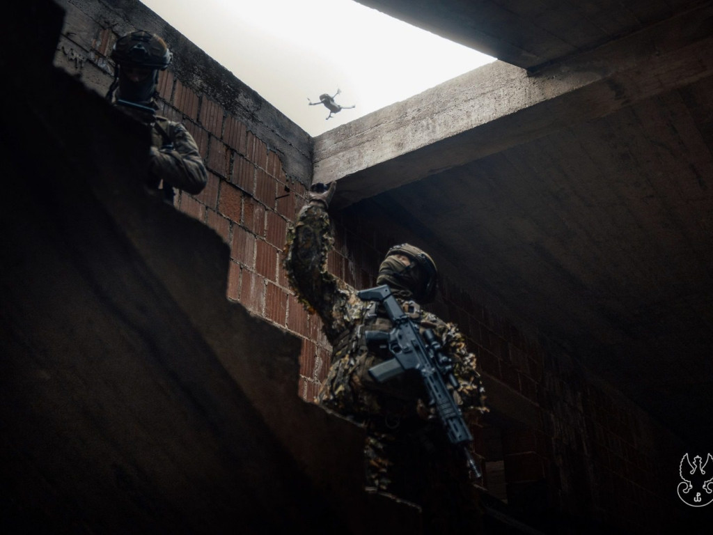 Strzelcy i snajperzy oraz WSPANIAŁA DWUNASTKA