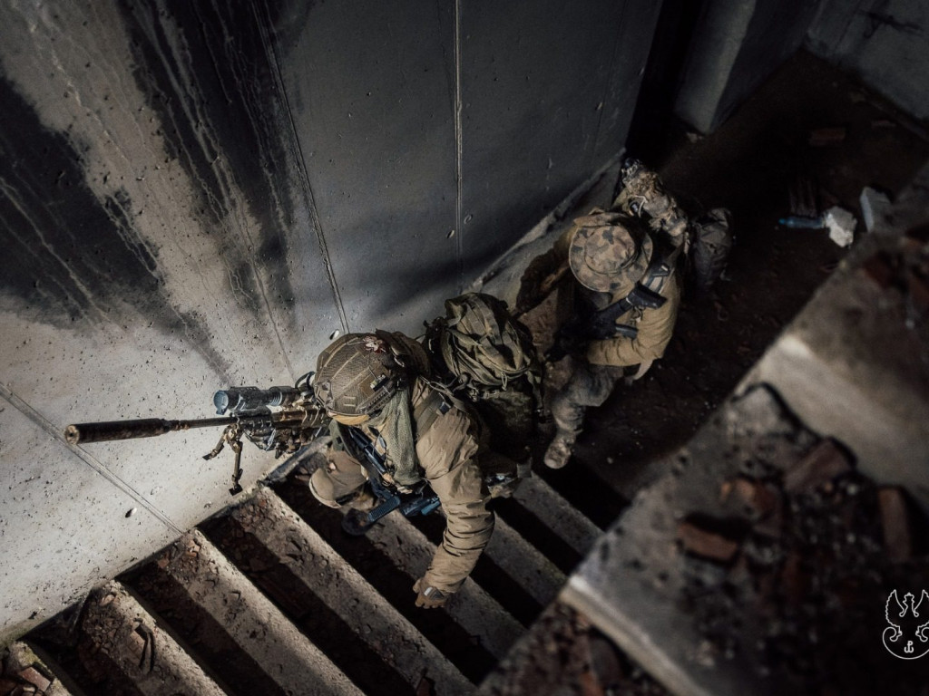 Strzelcy i snajperzy oraz WSPANIAŁA DWUNASTKA