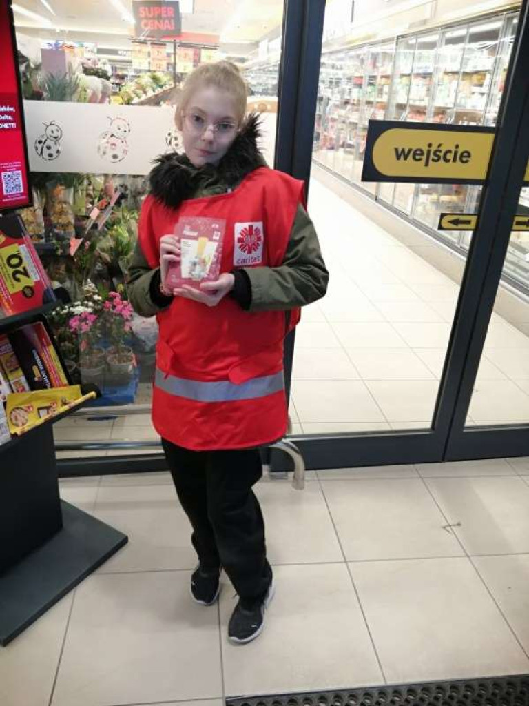 Trwa zbiórka żywności dla potrzebujących