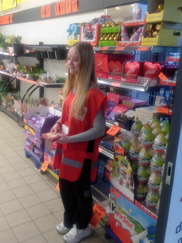 Trwa zbiórka żywności dla potrzebujących