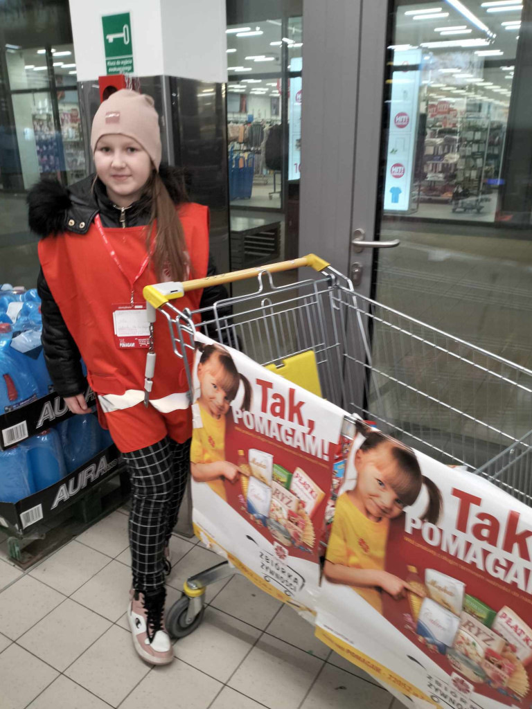 Trwa zbiórka żywności dla potrzebujących