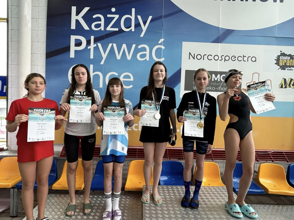 Marlin i Płetwal na starcie. Każdy pływać chce