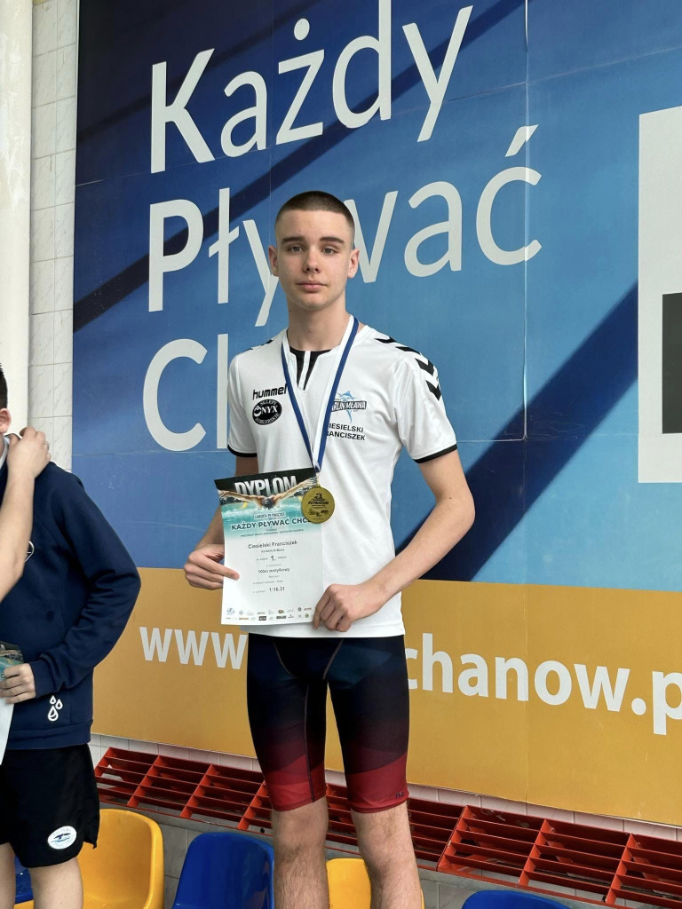 Marlin i Płetwal na starcie. Każdy pływać chce