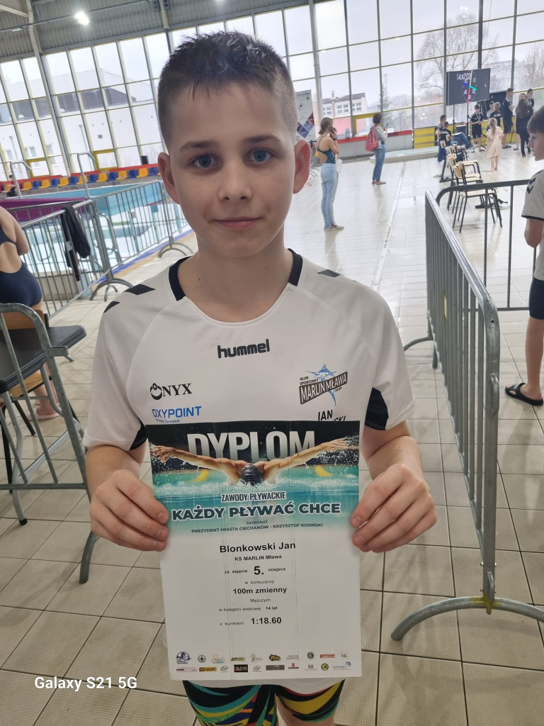 Marlin i Płetwal na starcie. Każdy pływać chce