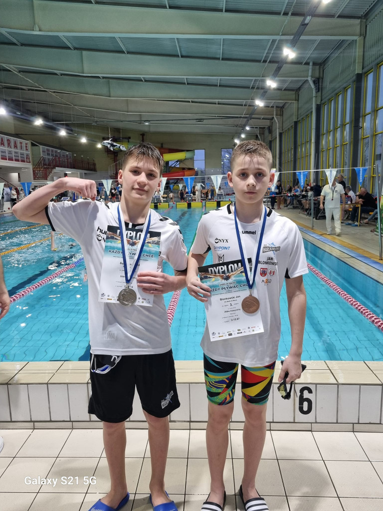 Marlin i Płetwal na starcie. Każdy pływać chce