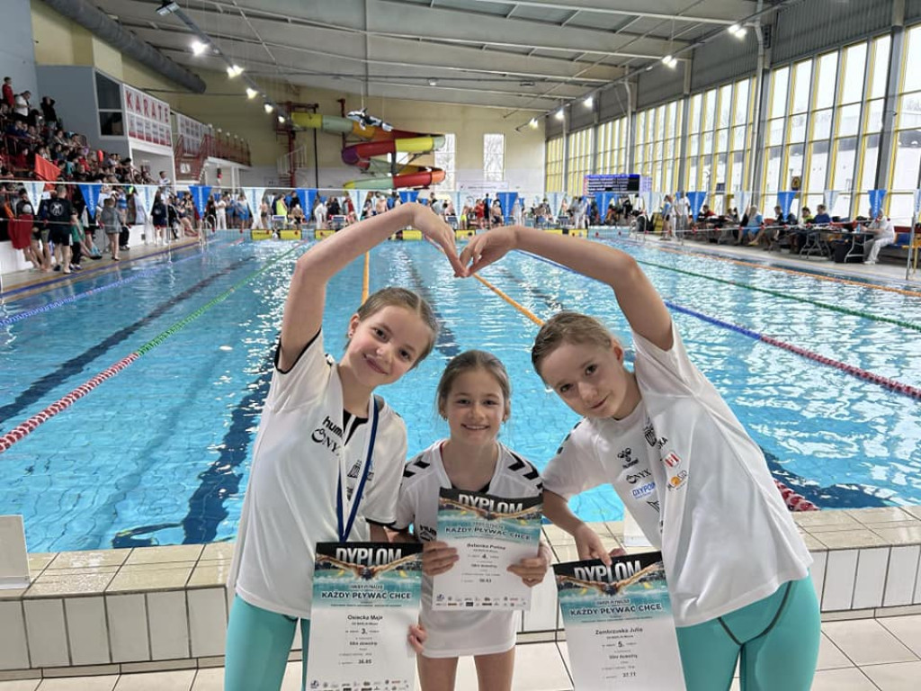 Marlin i Płetwal na starcie. Każdy pływać chce