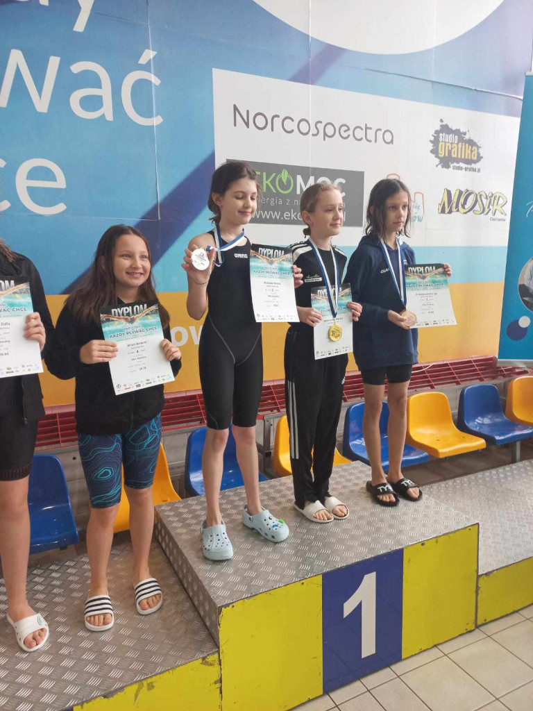 Marlin i Płetwal na starcie. Każdy pływać chce