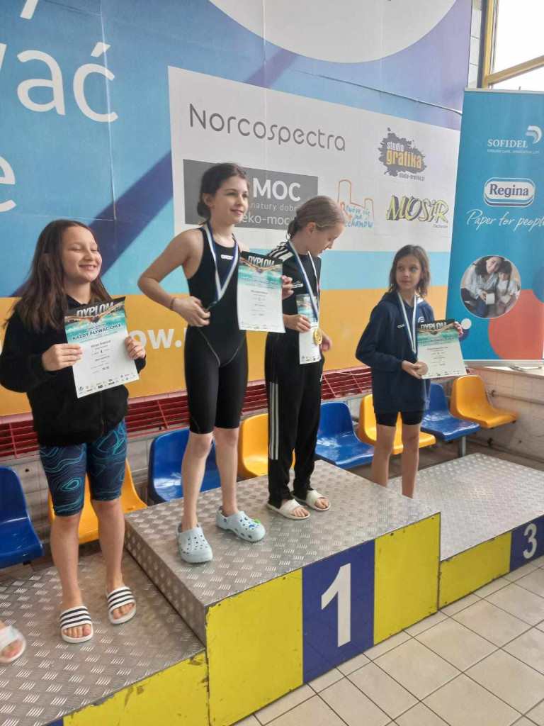 Marlin i Płetwal na starcie. Każdy pływać chce