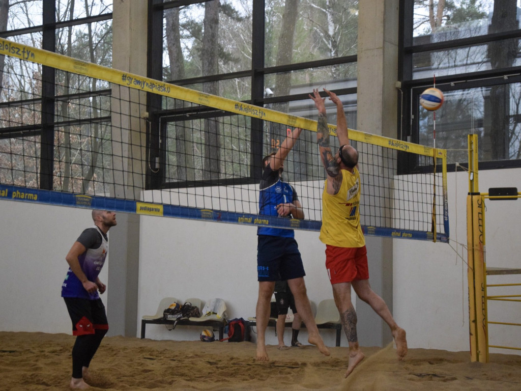 Plażówka pod dachem. Siódemka na koniec