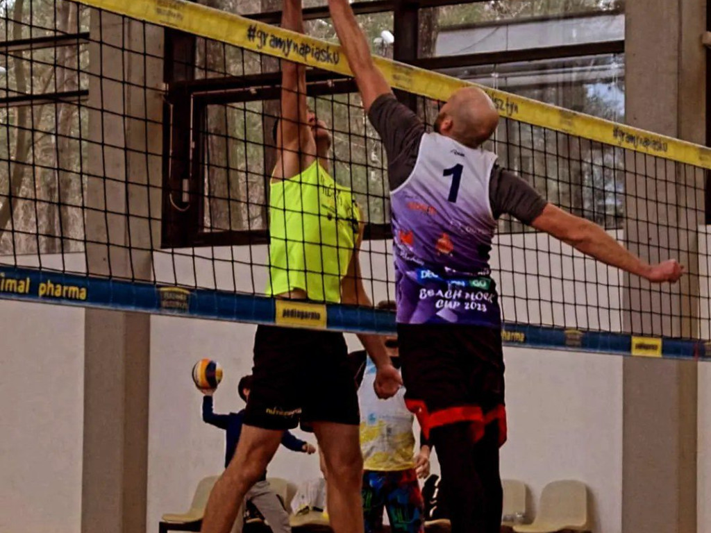 Plażówka pod dachem. Siódemka na koniec