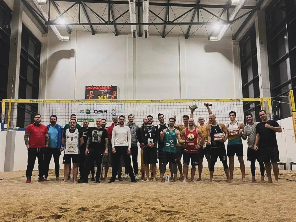 Plażówka pod dachem. Siódemka na koniec