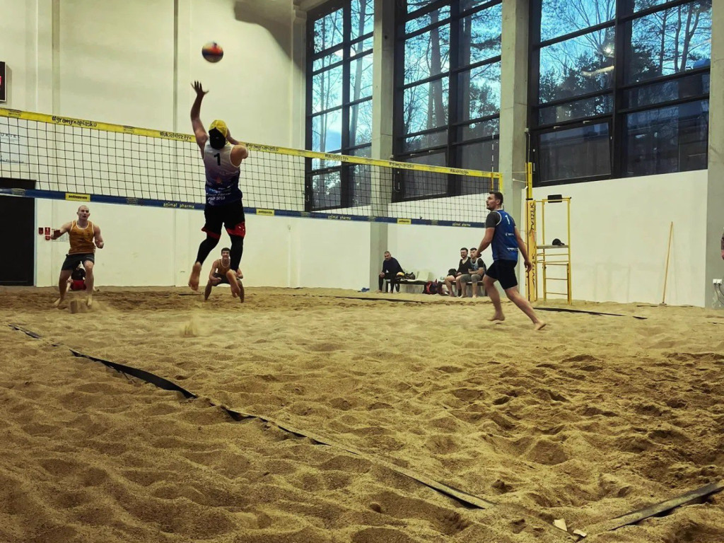 Plażówka pod dachem. Siódemka na koniec