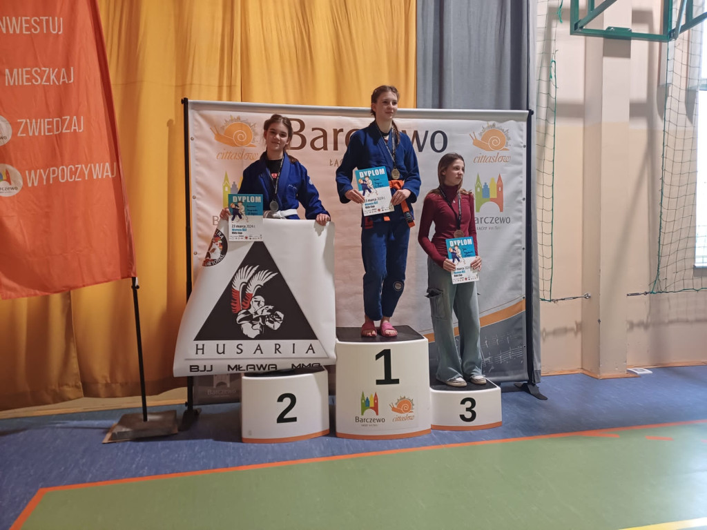 Błysk Husarii w Warmia Kids. Szarża na sześć