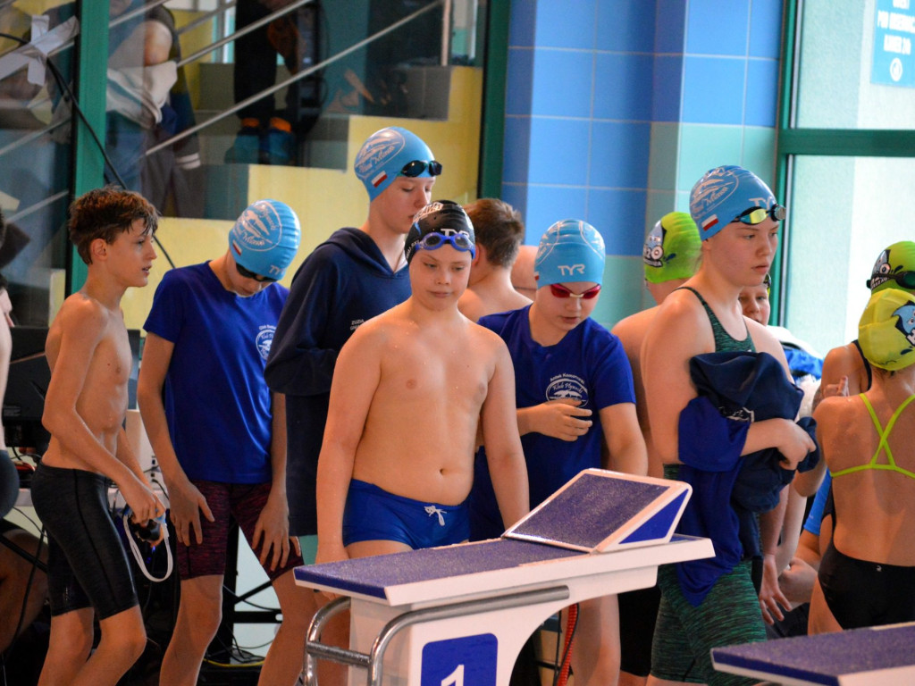 Błysk pływaków na mistrzostwach. Medal gonił medal