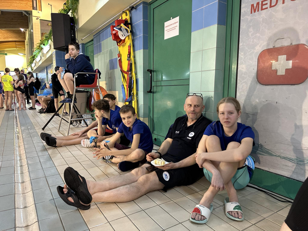 Błysk pływaków na mistrzostwach. Medal gonił medal