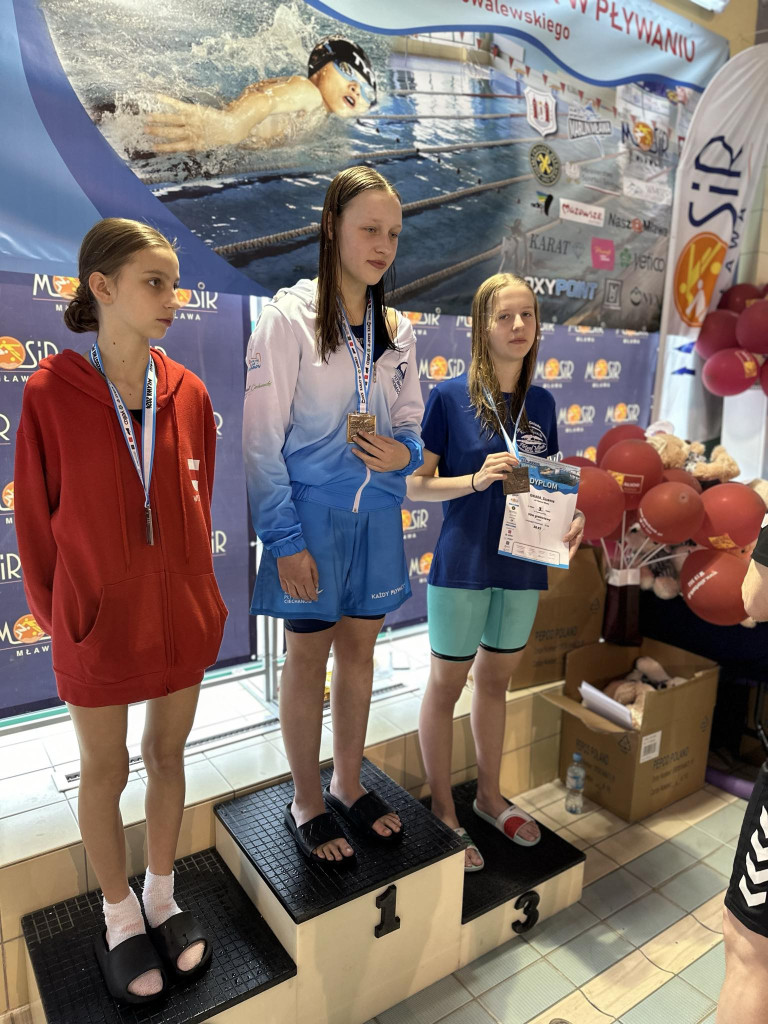 Błysk pływaków na mistrzostwach. Medal gonił medal