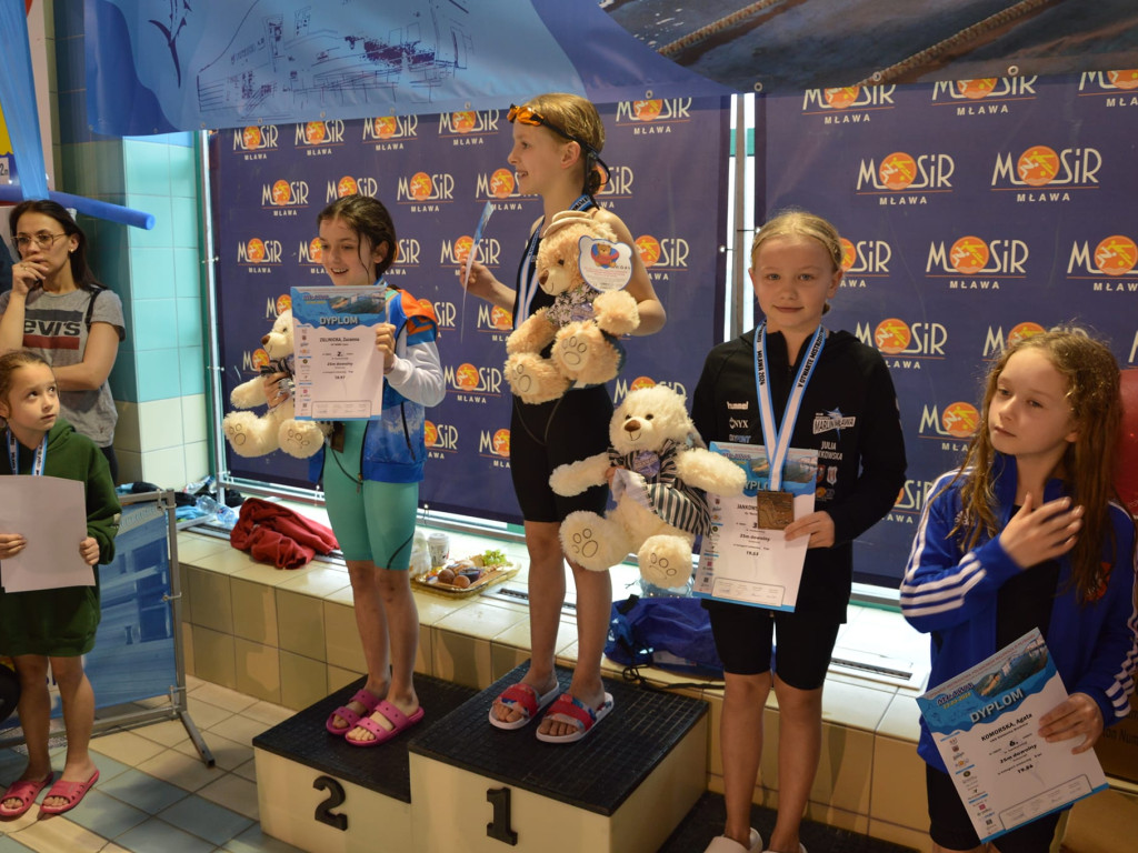 Błysk pływaków na mistrzostwach. Medal gonił medal