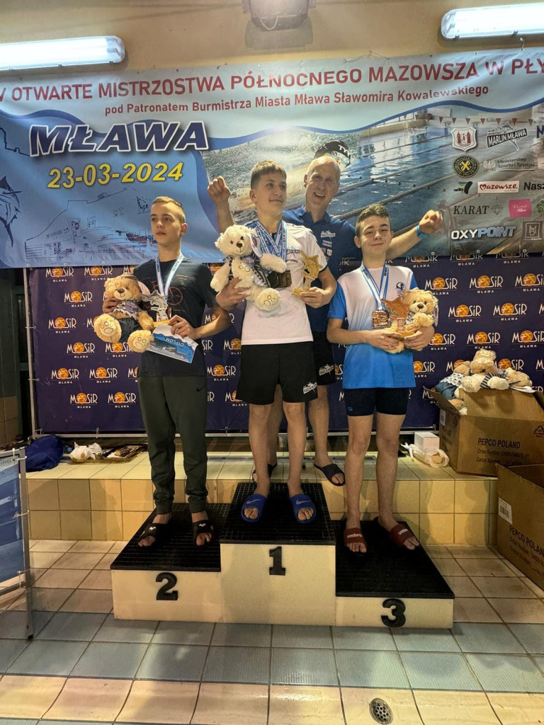 Błysk pływaków na mistrzostwach. Medal gonił medal