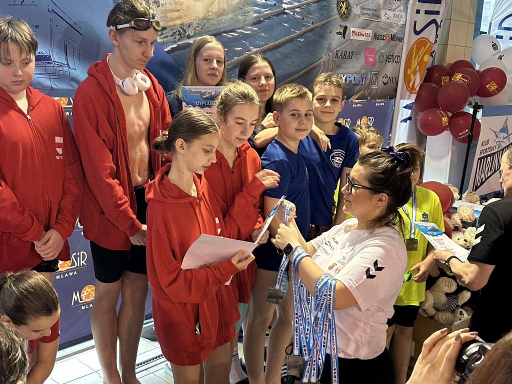 Błysk pływaków na mistrzostwach. Medal gonił medal