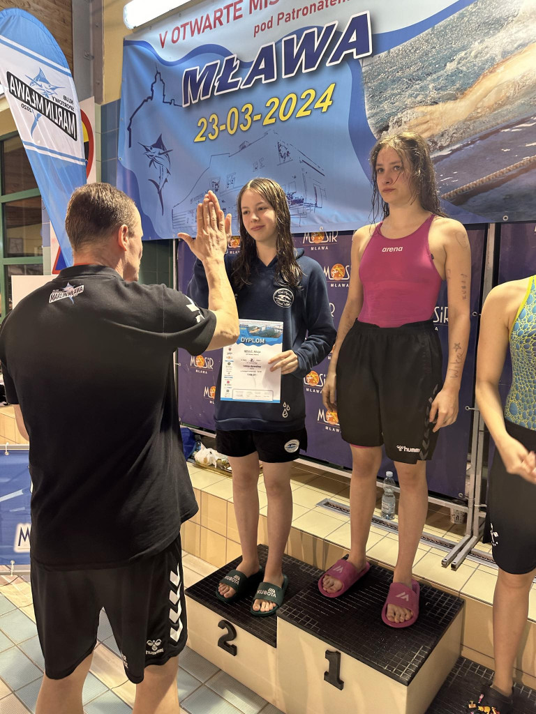 Błysk pływaków na mistrzostwach. Medal gonił medal