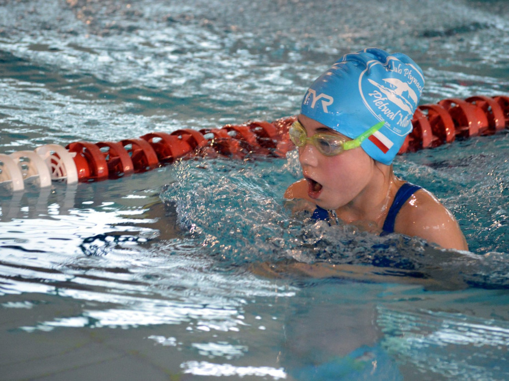 Błysk pływaków na mistrzostwach. Medal gonił medal