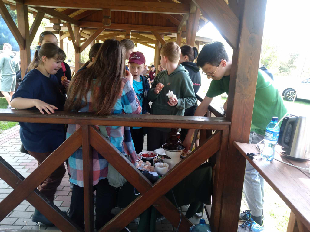 Mieszkańcy w akcji sadzenia lasu [ZDJĘCIA I FILMY]