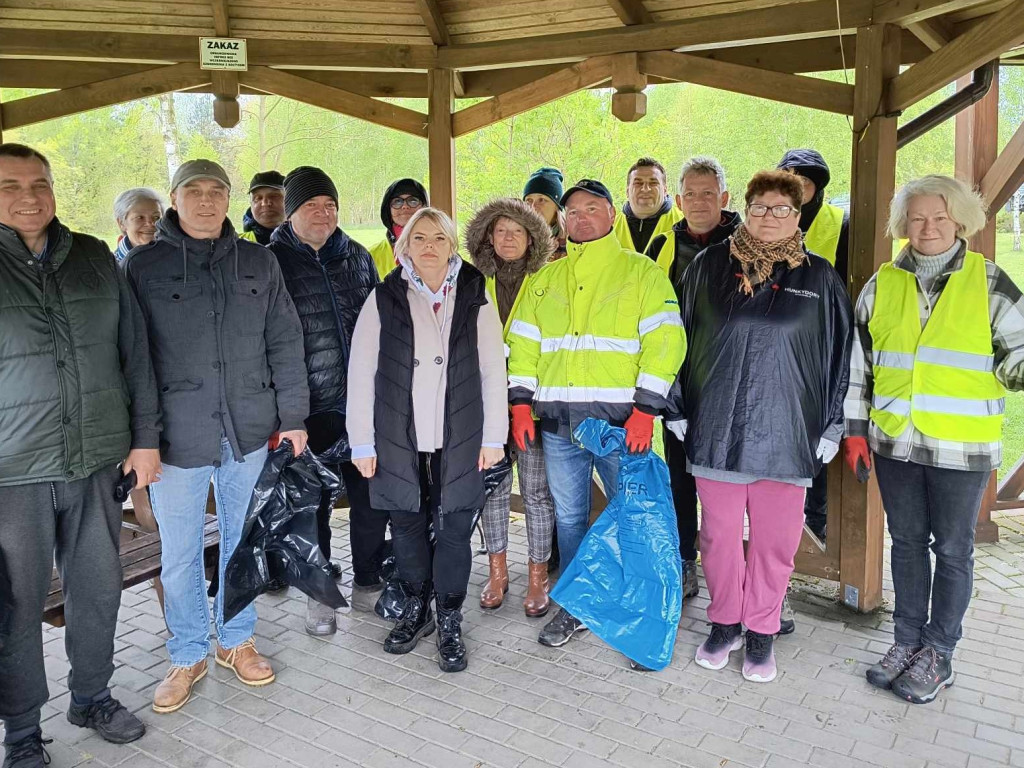 Niestraszna im była aura. Mieszkańcy w akcji