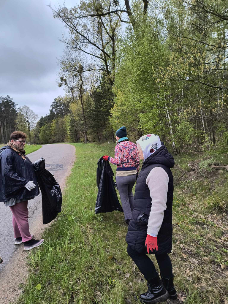 Niestraszna im była aura. Mieszkańcy w akcji
