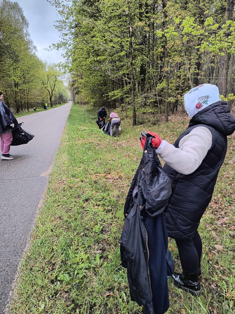 Niestraszna im była aura. Mieszkańcy w akcji