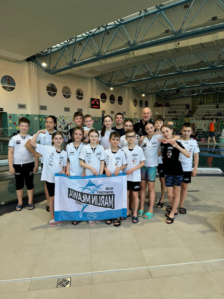 Marlin w Płocku, Płetwal w Giżycku. Kwietniowe występy pływaków