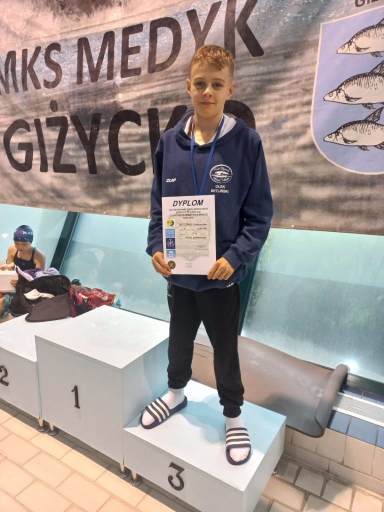 Marlin w Płocku, Płetwal w Giżycku. Kwietniowe występy pływaków