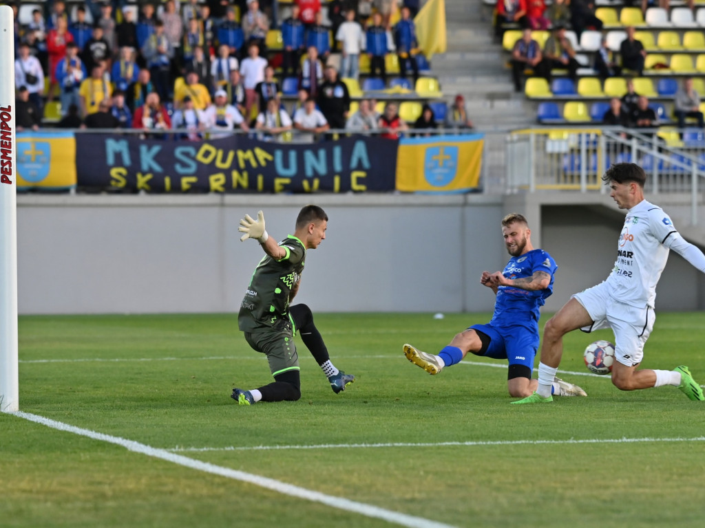 Cenne wyjazdowe oczko. Straty odrobione trzy razy