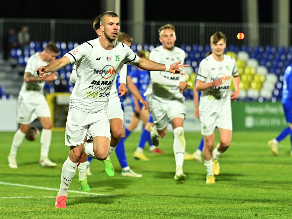 Cenne wyjazdowe oczko. Straty odrobione trzy razy