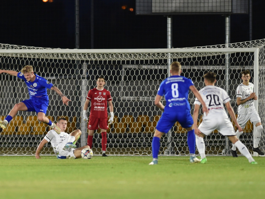 Cenne wyjazdowe oczko. Straty odrobione trzy razy