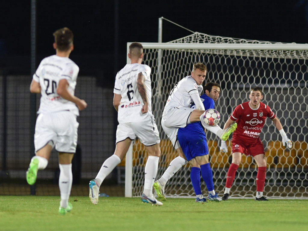 Cenne wyjazdowe oczko. Straty odrobione trzy razy