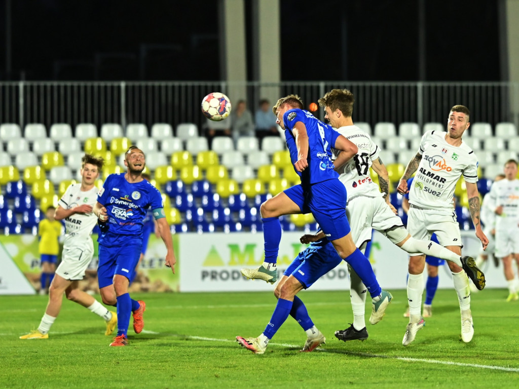 Cenne wyjazdowe oczko. Straty odrobione trzy razy