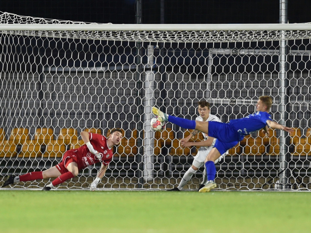 Cenne wyjazdowe oczko. Straty odrobione trzy razy