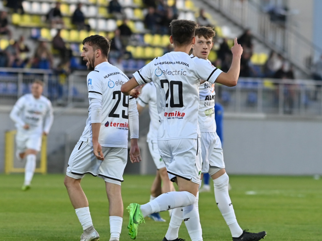 Cenne wyjazdowe oczko. Straty odrobione trzy razy