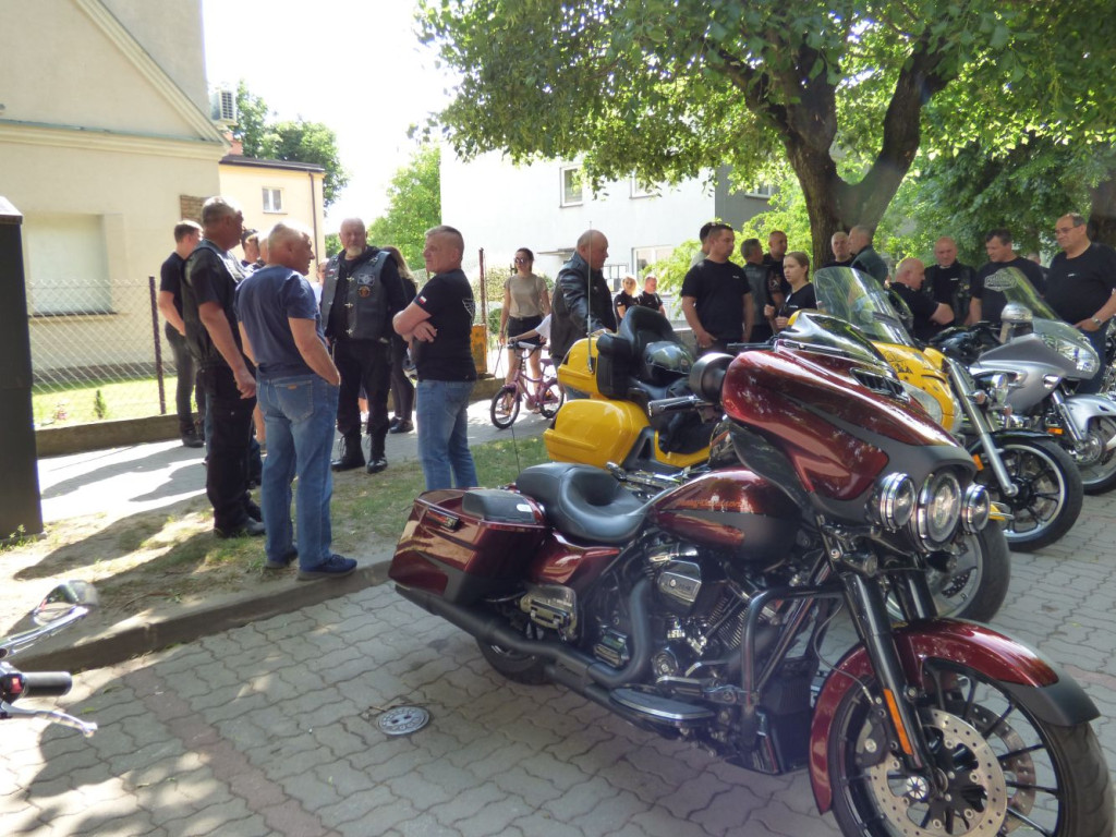 Parada motocykli przez Mławę i piknik [FILM, ZDJĘCIA]