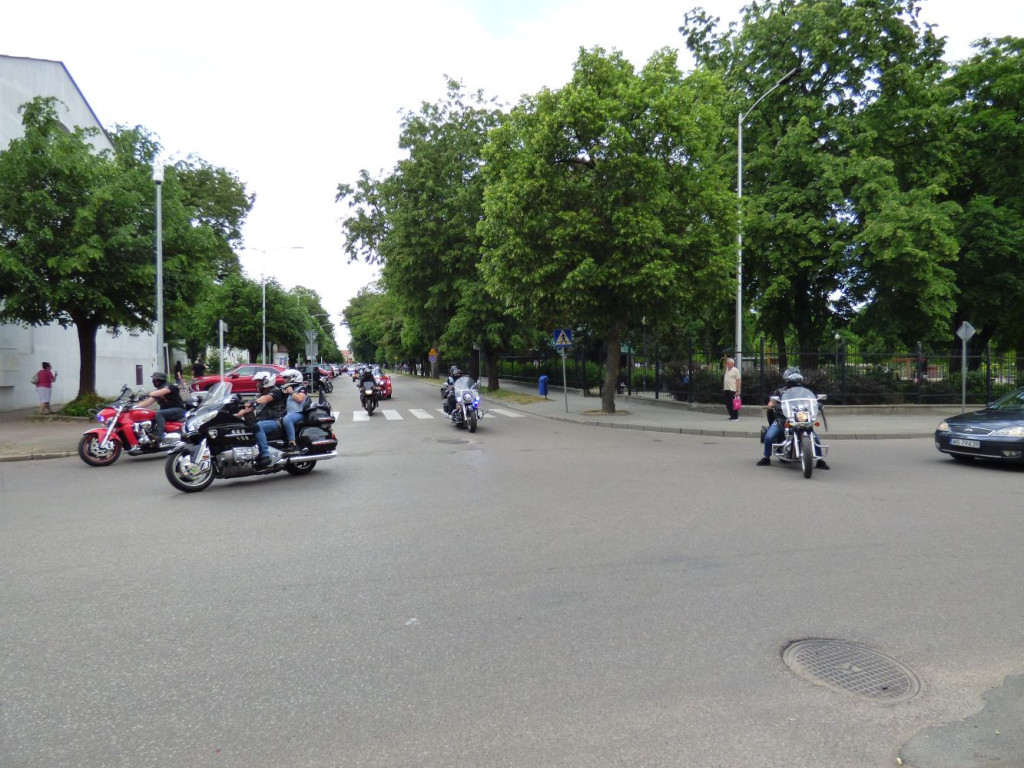 Parada motocykli przez Mławę i piknik [FILM, ZDJĘCIA]