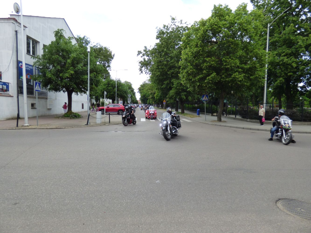 Parada motocykli przez Mławę i piknik [FILM, ZDJĘCIA]