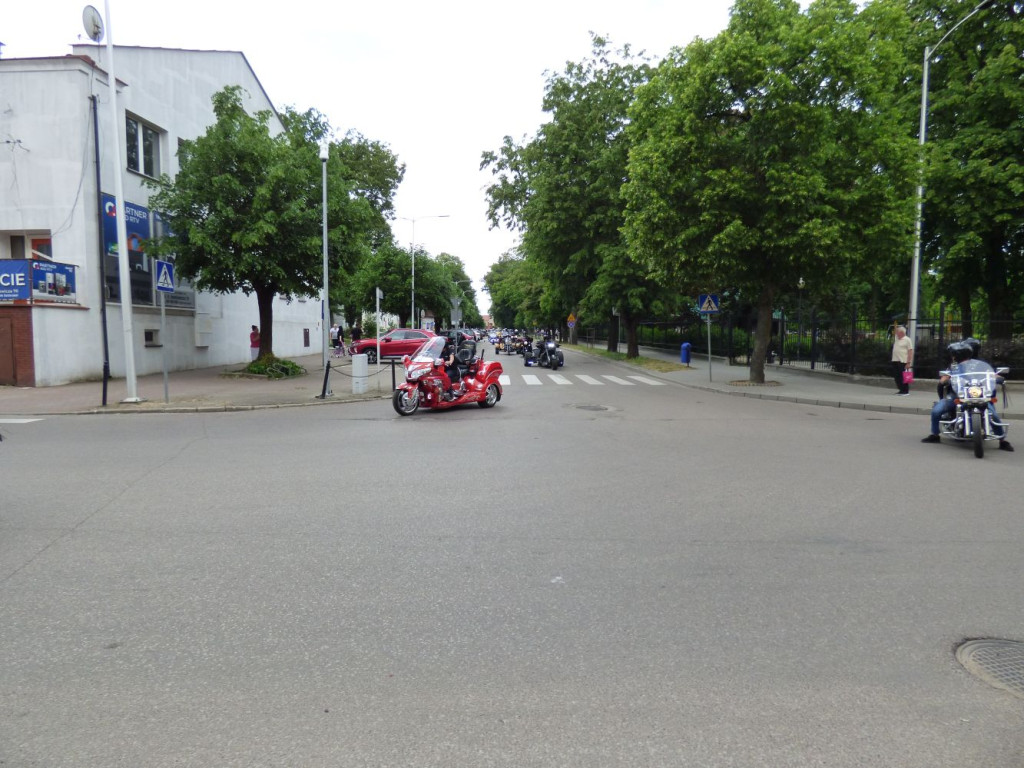 Parada motocykli przez Mławę i piknik [FILM, ZDJĘCIA]