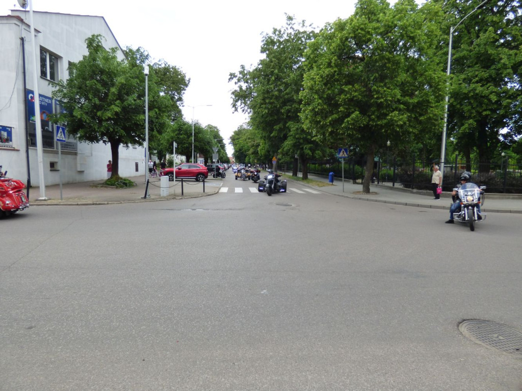 Parada motocykli przez Mławę i piknik [FILM, ZDJĘCIA]