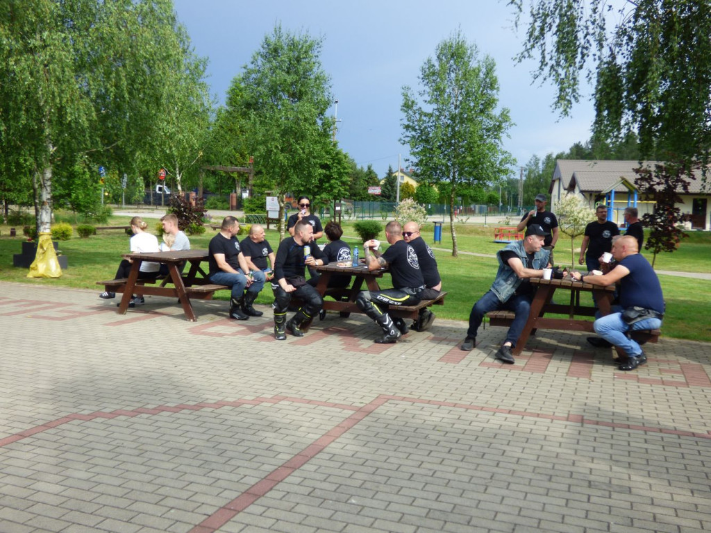 Parada motocykli przez Mławę i piknik [FILM, ZDJĘCIA]