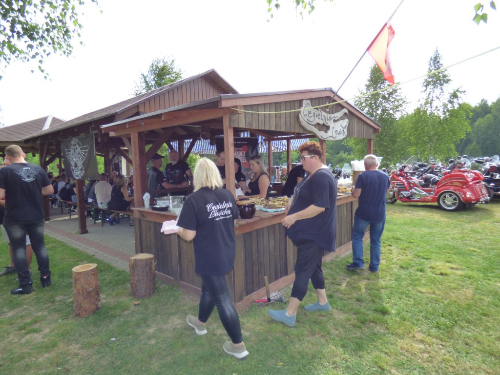 Parada motocykli przez Mławę i piknik [FILM, ZDJĘCIA]