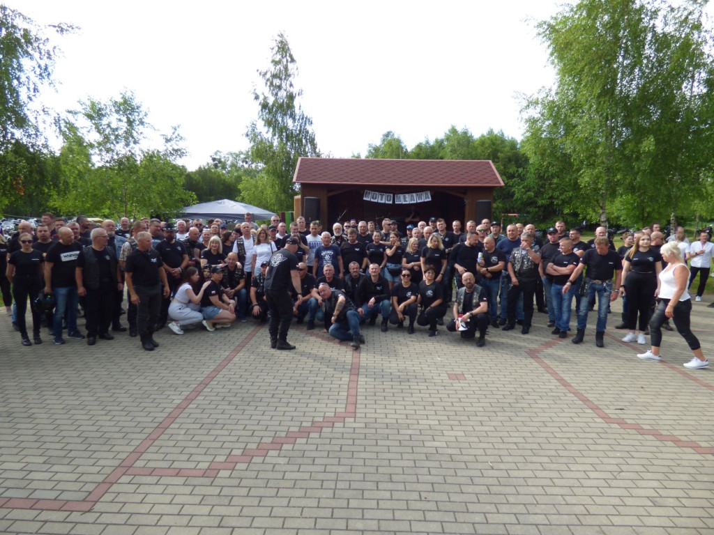 Parada motocykli przez Mławę i piknik [FILM, ZDJĘCIA]